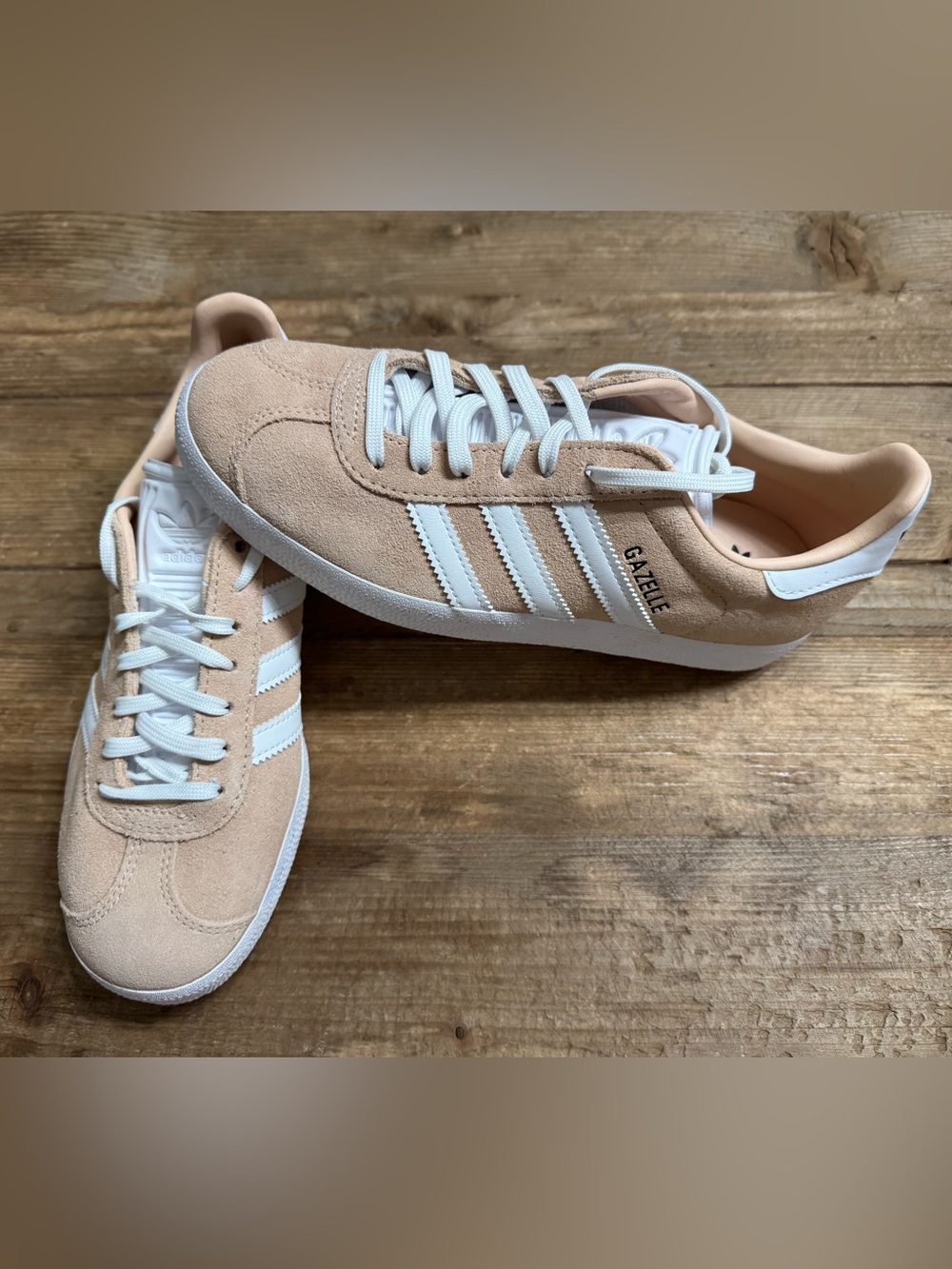 Adidas Women’s Gazelle Sneakers NWOB Size 6